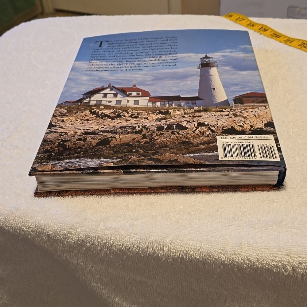 The Ultimate Book of Lighthouses – Illustrated Coastal History - Picture 6 of 16